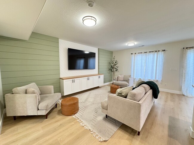 Building Photo - 2055 Evans Cove Loop