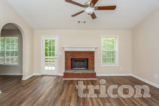 Photo - 450 Alcovy Way