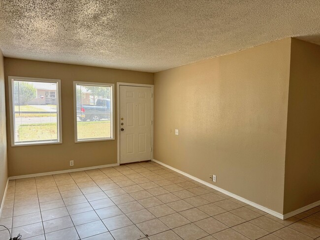 Photo - 1502 Parkdale Dr