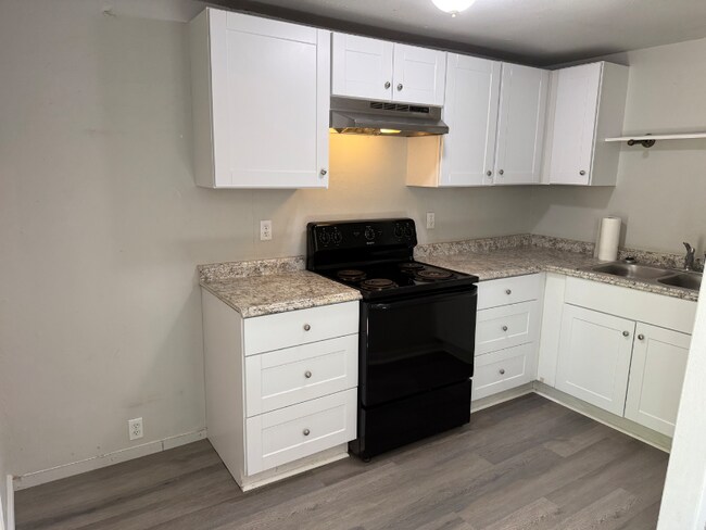 Photo - 1771 School St