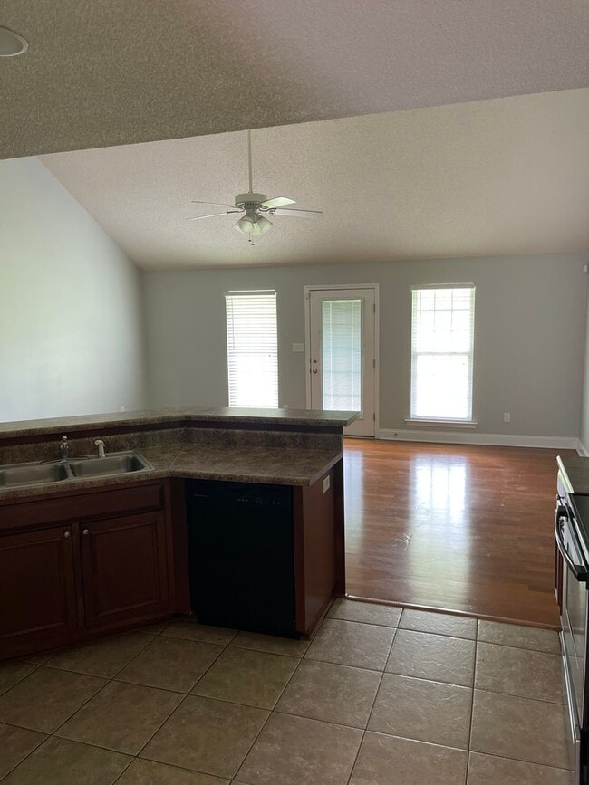 Photo - 1330 Lovers Lane Rd