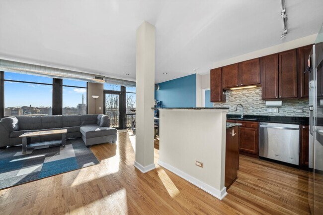 Photo - 1001 W 15th St