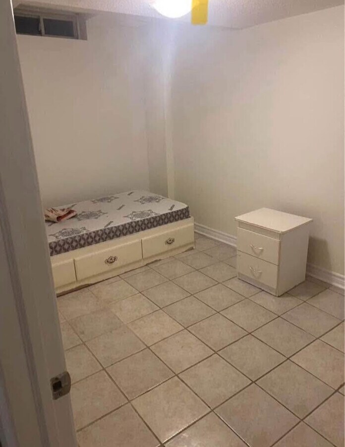 Photo - 127 Luella Cres