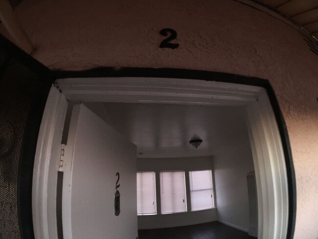 Building Photo - 7404 S Western Ave Unit #2=2+1@7404.5 Rental