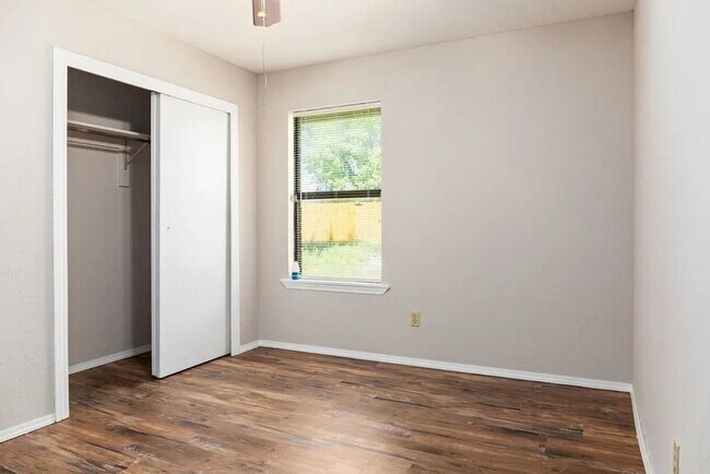 Photo - 4013 SW Sunflower Ln