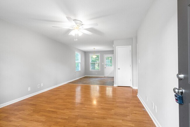 354 Woodale Dr