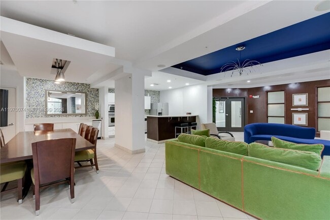 Photo - 6001 SW 70th St Unidad 415