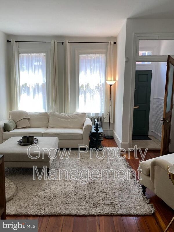 Photo - 866 N Lawrence St