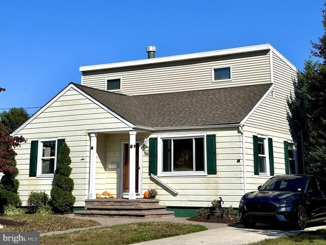 Building Photo - 56 Stanford Rd Rental