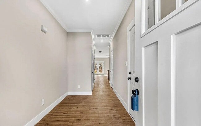 Photo - 719 Haig St