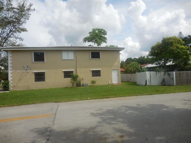 Photo - 4101 Riverside Dr Unit 4