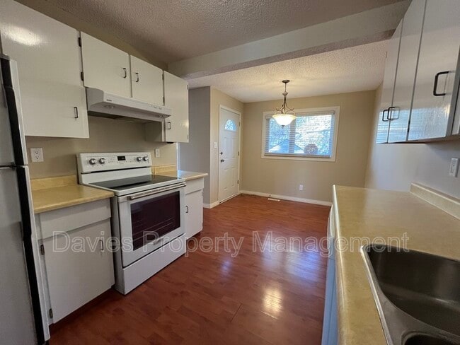 Photo - 11111-11126 26 Ave NW