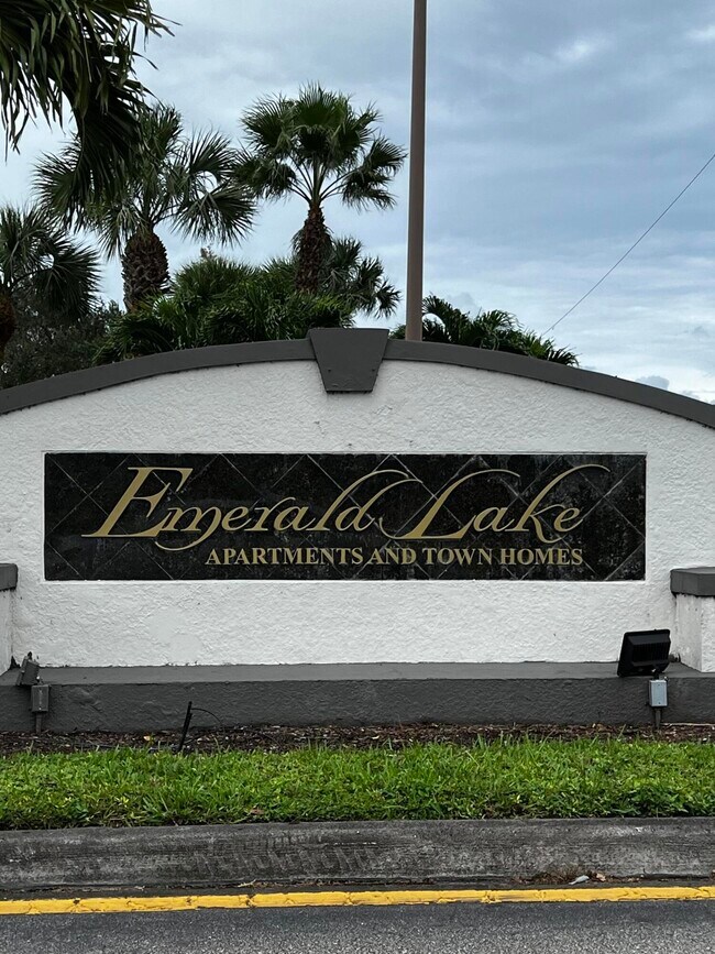 4352 Emerald Vista Townhome Townhome Rental in Lake Worth Beach FL