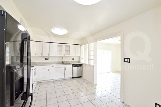 Photo - 4265 E Vineyard Rd