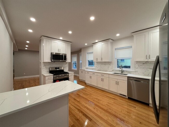 26 Fenwick St Unit 1