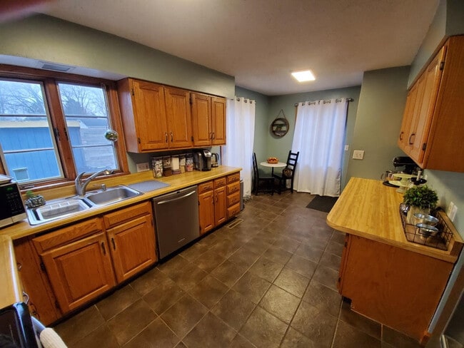 Photo - 314 N Grove St