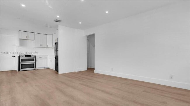 Photo - 2 bedroom in Hallandale FL 33009