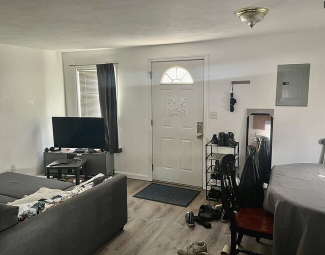 Photo - 24-26-26 Lawn St