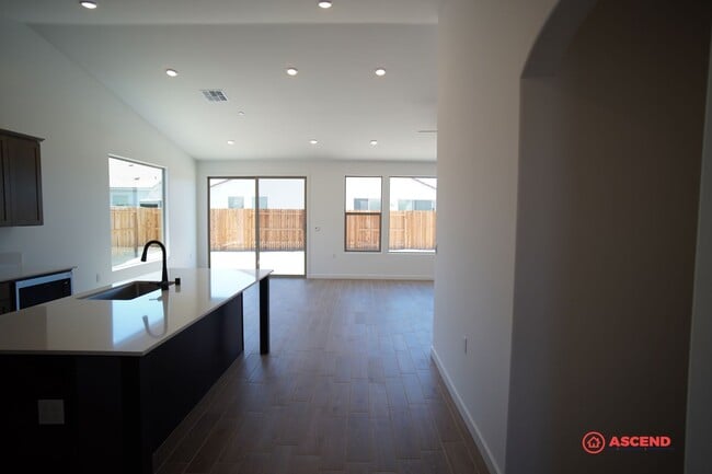 Photo - Stunning Newly Built Home in the Southwest!