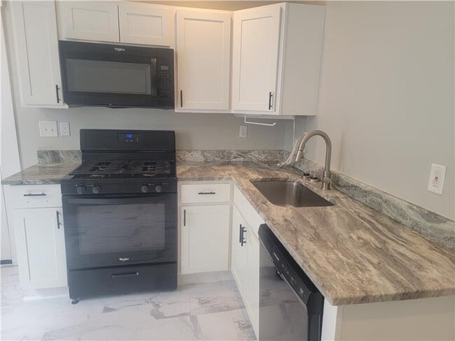 Photo - 599 Stanley Ave