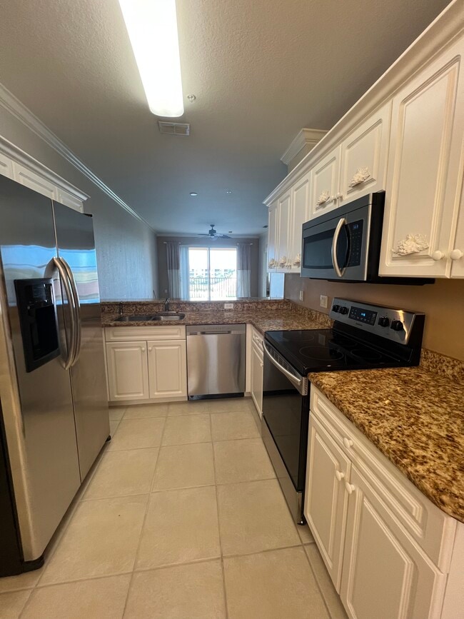 Building Photo - 8550 Kingbird Loop