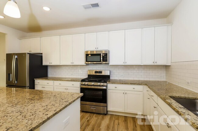 Photo - 132 Everett Sq