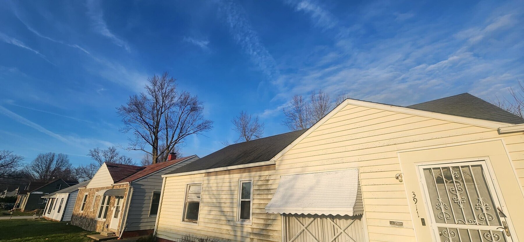 Photo - 3911 E 189th St