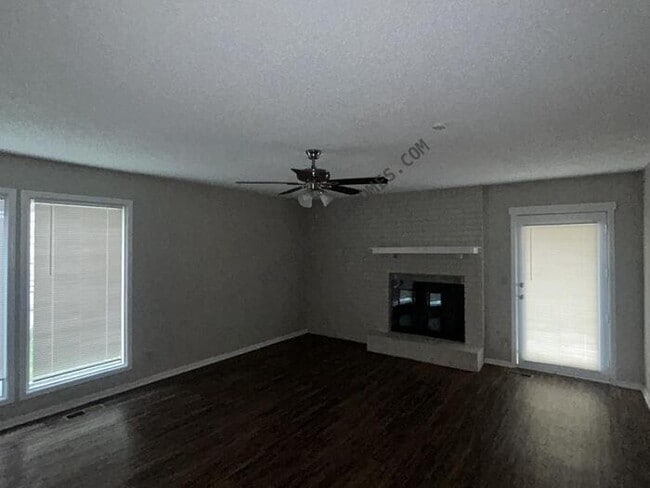 Photo - 5711 E 33rd Ct