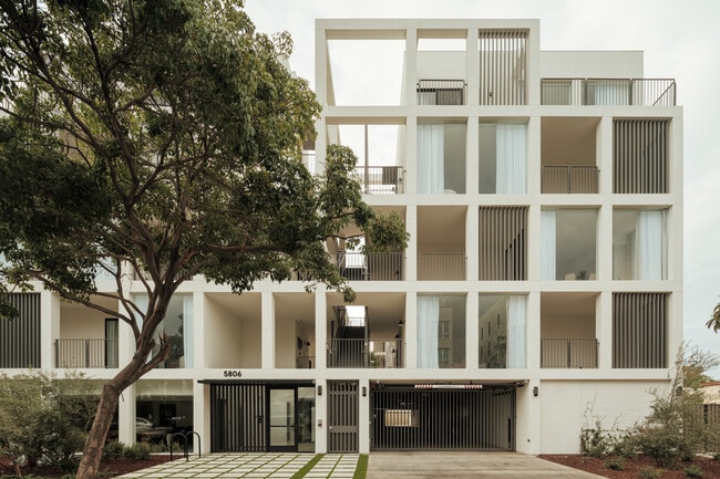 Building Photo - Lex II by Category Rental