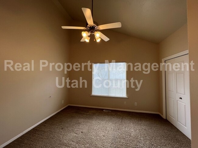 3621 W Plymouth Rock Cv