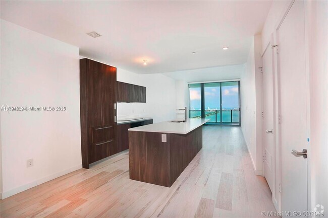 Building Photo - 480 NE 31st St Unit 3404 Rental