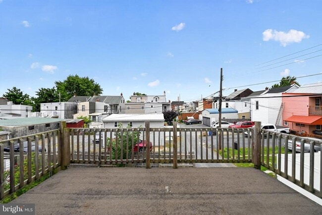 Photo - 365 N Prune St