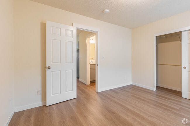 Interior Photo - Colonial Village