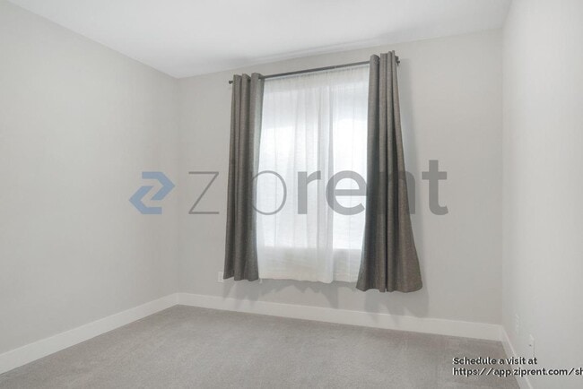 Photo - 3422 S 164th St