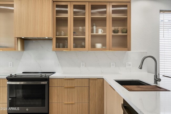 Photo - 1084 E Susan Ln