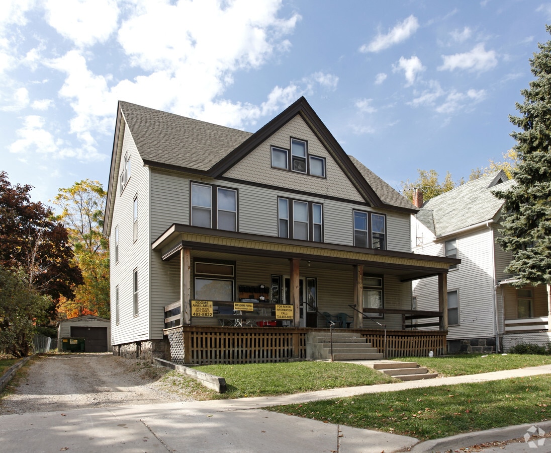 Photo - 119 College Pl
