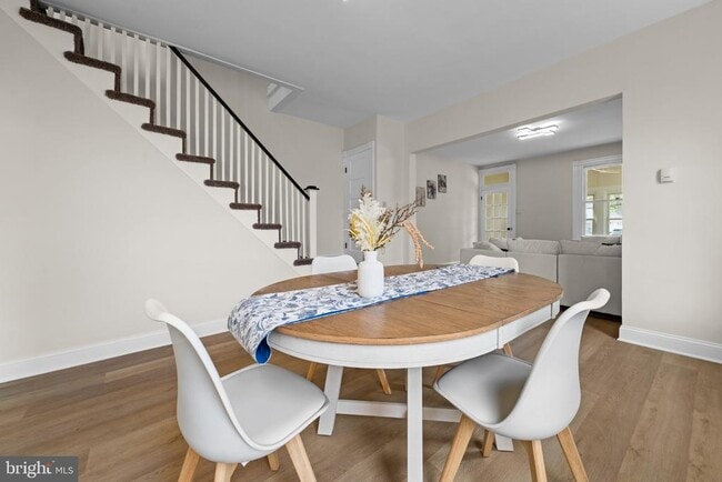 Photo - 7608 Chelwynde Ave