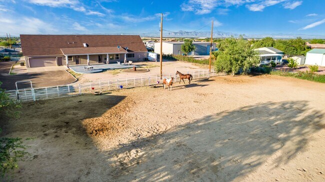Photo - Beautiful 4 Bedroom Home on 1.25 ACRES in QUEEN CREEK!