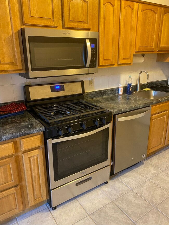 Photo - 616 Stirling Plz Unidad 2