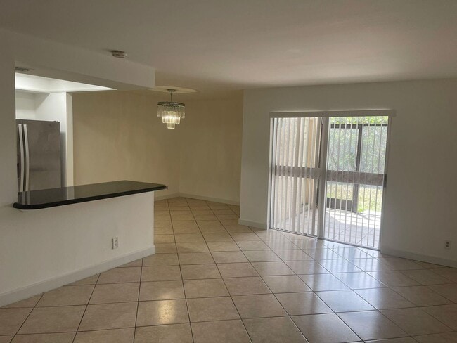 Photo - 3321 Quail Close