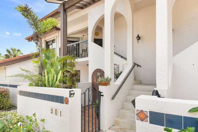 Photo - 6040 SE Martinique Dr