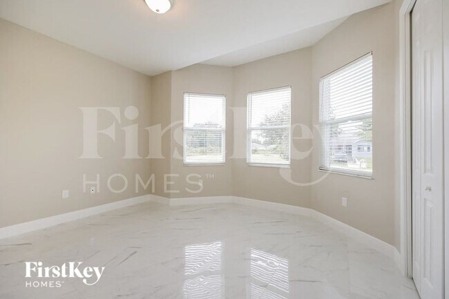 Photo - 2811 45th St SW