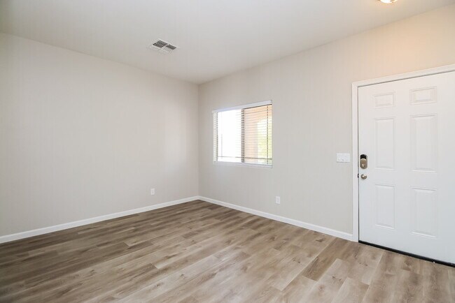 Photo - 1830 E Omega Dr