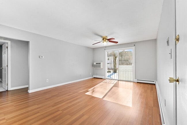 Photo - 82 Boylston Ln Unidad 21