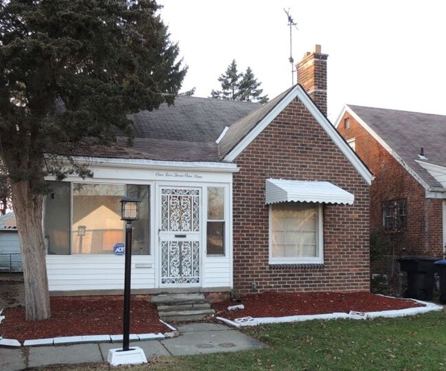 Section 8: 4-Bedroom, 1.5-Bathroom Home - Section 8: 4-Bedroom, 1.5-Bathroom Home