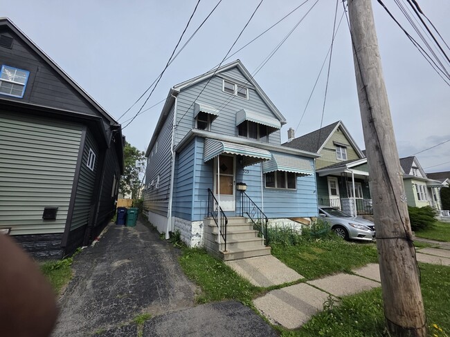 Photo - 325 Barnard St Unit 2