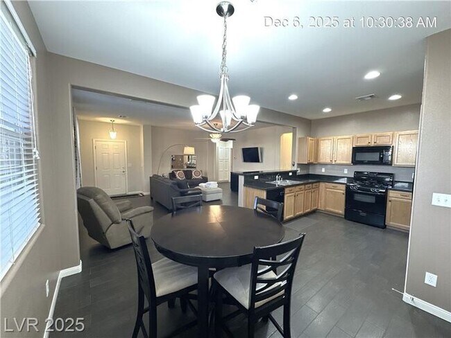 Photo - FURNISHED SINGLE STORY LOCATED IN THE HENDERSON AREA!!