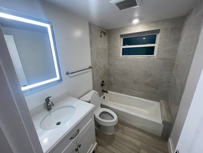 Photo - 127 Monroe Dr Unidad 1