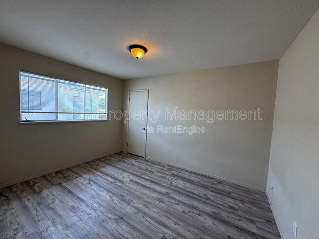 Photo - 2780 Argyll Ave Unidad B