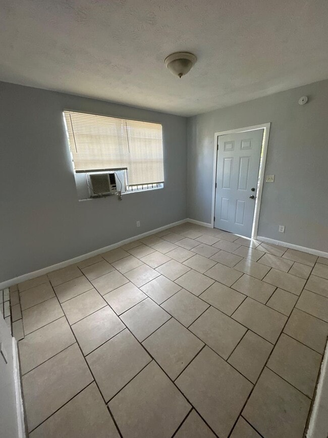 Photo - 1614/1616 W 3rd St. Unit 1614